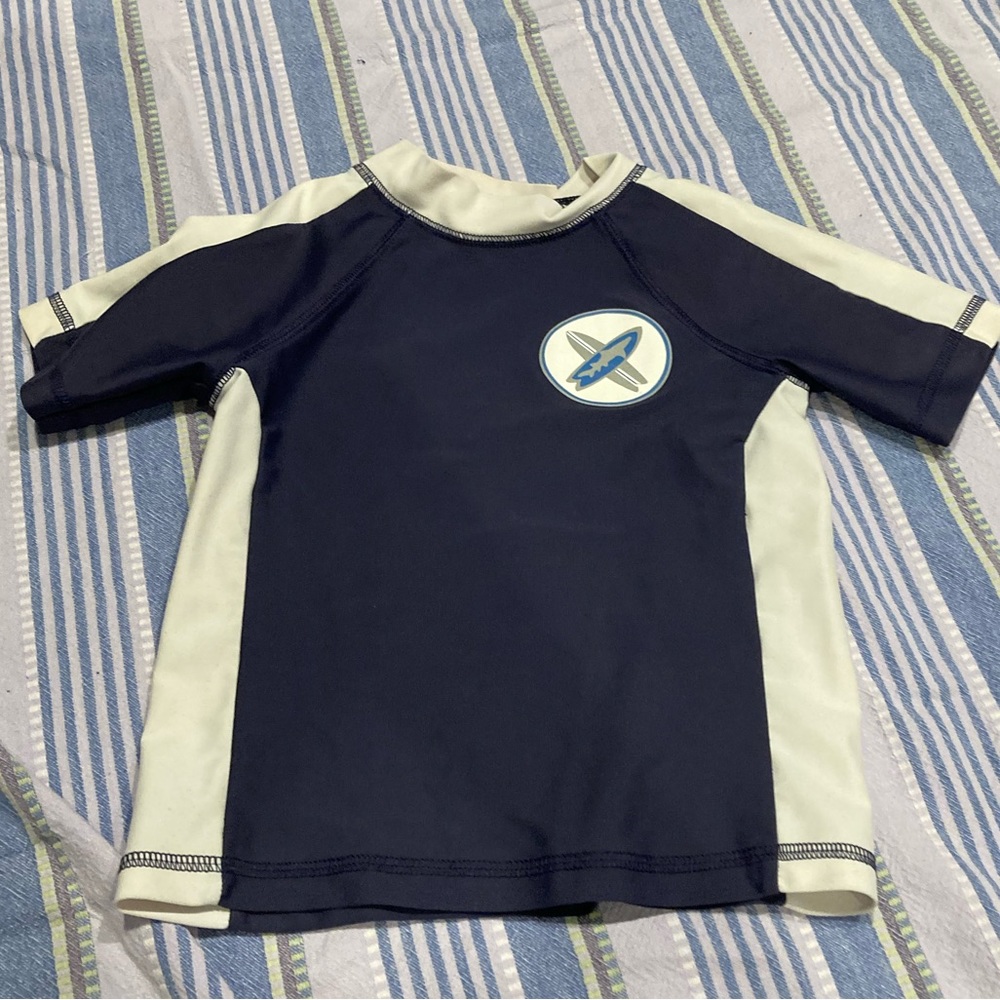Short sleeve rash guard